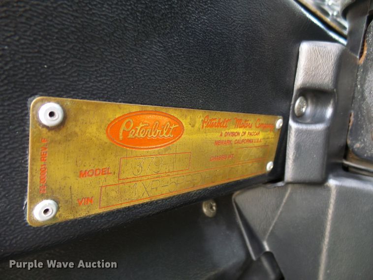 image for item DL0926 1992 Peterbilt 379  semi truck