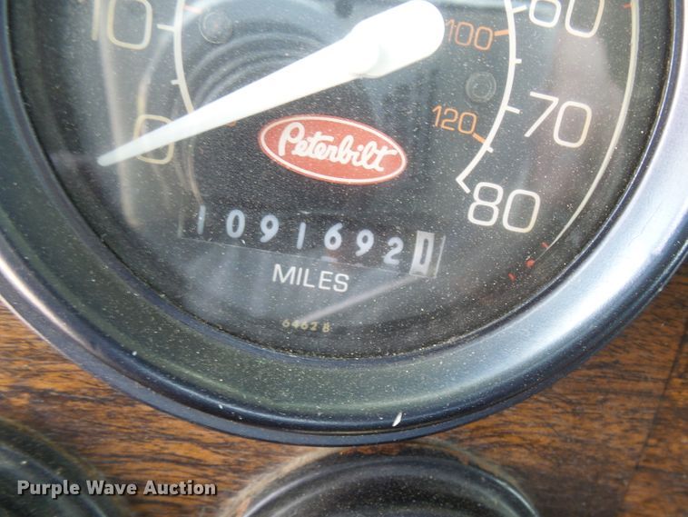 image for item DL0926 1992 Peterbilt 379  semi truck