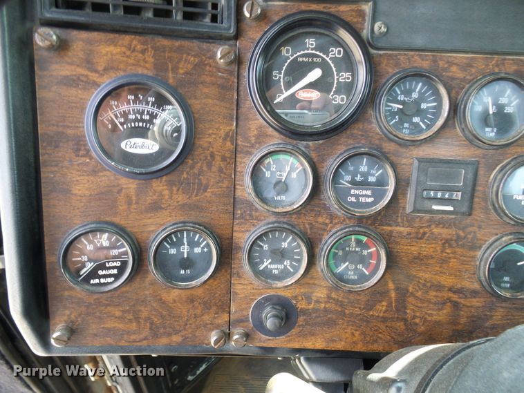 image for item DL0926 1992 Peterbilt 379  semi truck