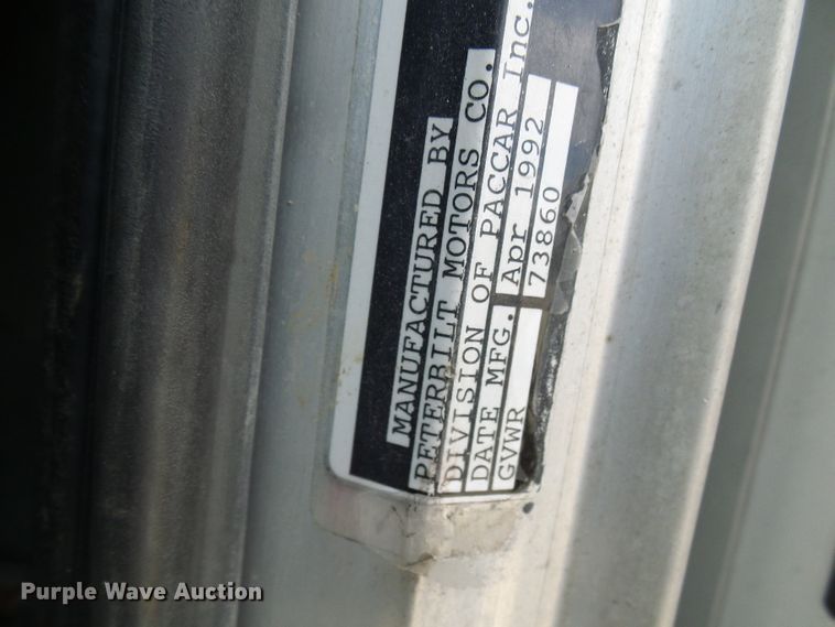 image for item DL0926 1992 Peterbilt 379  semi truck