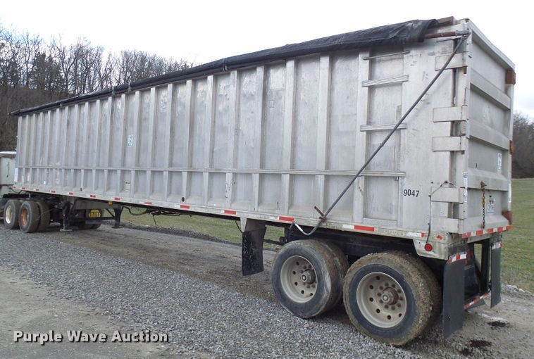 image for item DL0927 1994 Summit walking floor trailer