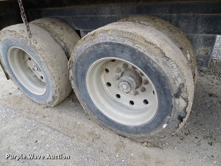 image for item DL0927 1994 Summit walking floor trailer