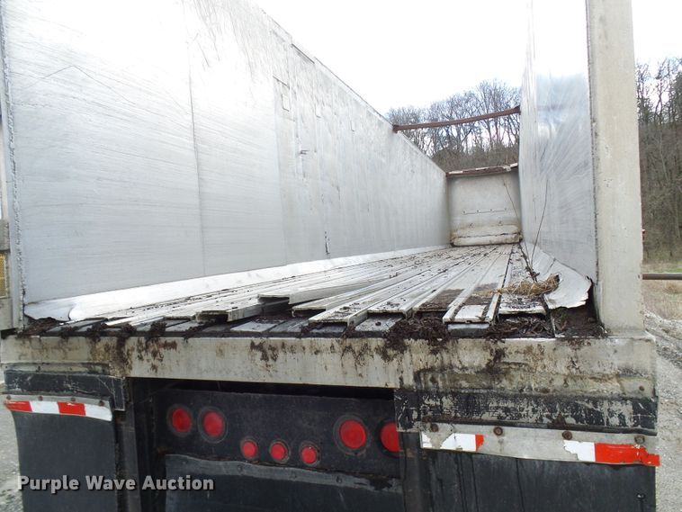 image for item DL0927 1994 Summit walking floor trailer