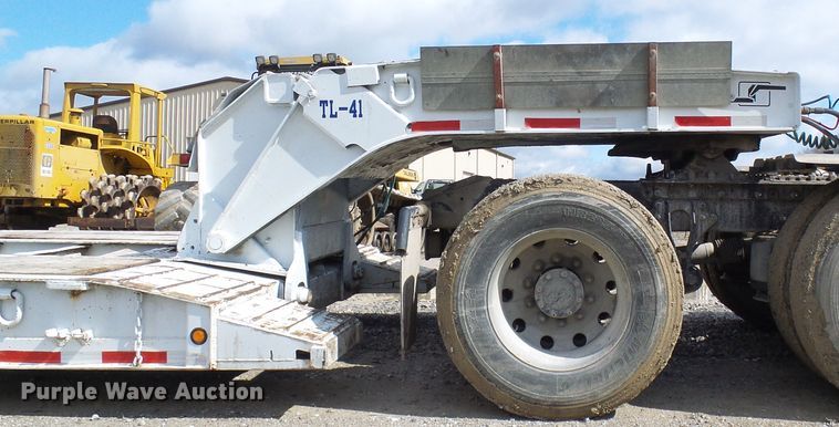 image for item DL0928 2000 Talbert TDW35SAHRG1T1 lowboy equipment trailer