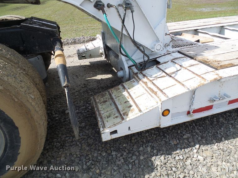 image for item DL0928 2000 Talbert TDW35SAHRG1T1 lowboy equipment trailer
