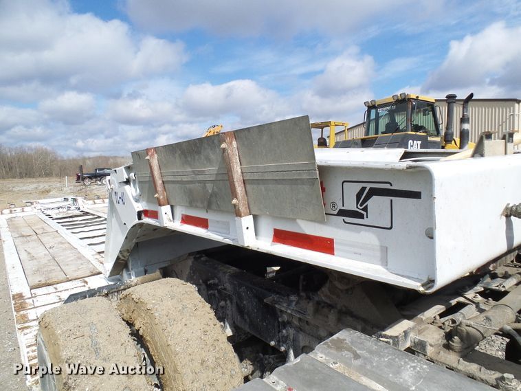 image for item DL0928 2000 Talbert TDW35SAHRG1T1 lowboy equipment trailer