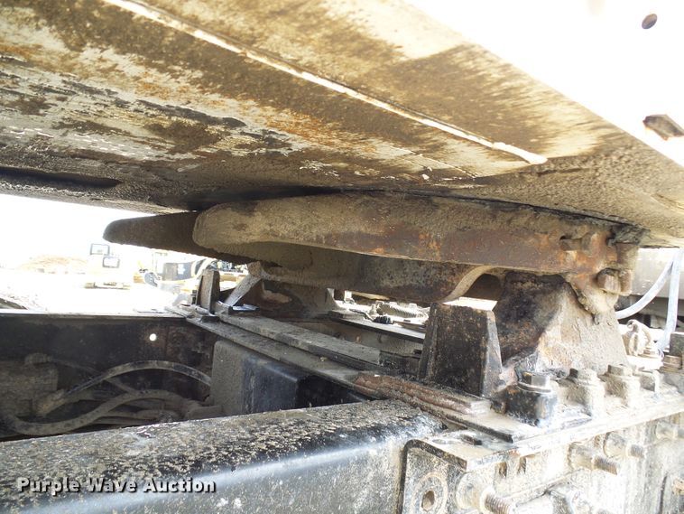 image for item DL0928 2000 Talbert TDW35SAHRG1T1 lowboy equipment trailer