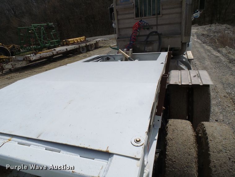 image for item DL0928 2000 Talbert TDW35SAHRG1T1 lowboy equipment trailer