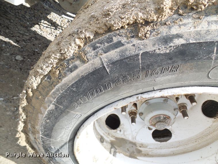 image for item DL0928 2000 Talbert TDW35SAHRG1T1 lowboy equipment trailer