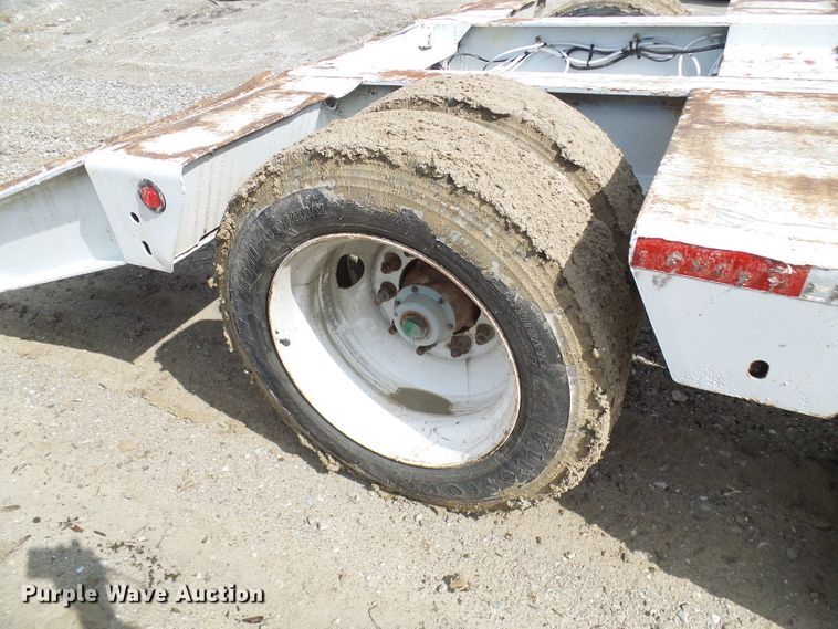 image for item DL0928 2000 Talbert TDW35SAHRG1T1 lowboy equipment trailer