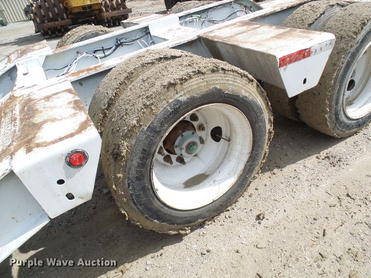 image for item DL0928 2000 Talbert TDW35SAHRG1T1 lowboy equipment trailer