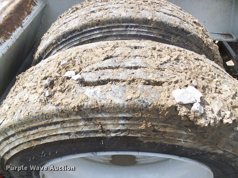 image for item DL0928 2000 Talbert TDW35SAHRG1T1 lowboy equipment trailer