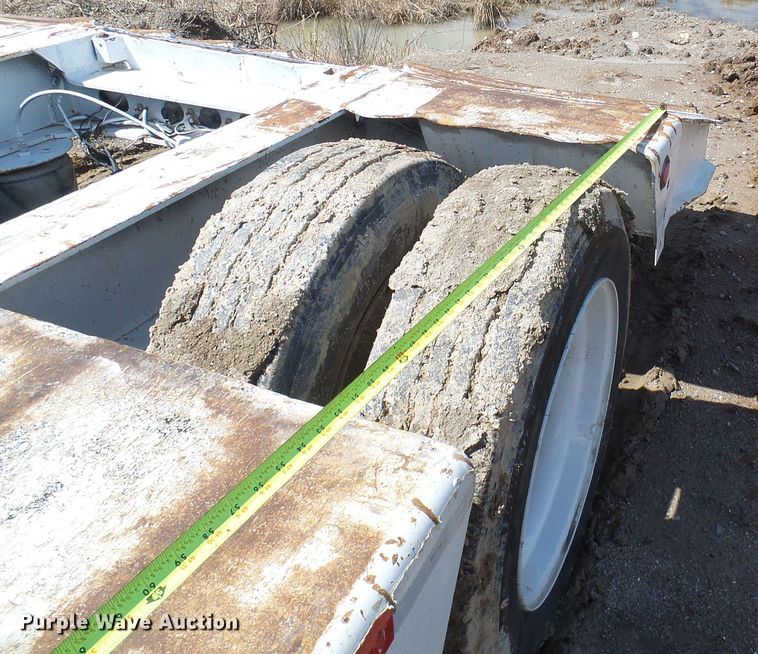 image for item DL0928 2000 Talbert TDW35SAHRG1T1 lowboy equipment trailer