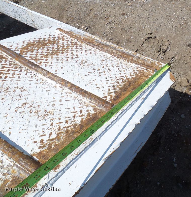 image for item DL0928 2000 Talbert TDW35SAHRG1T1 lowboy equipment trailer