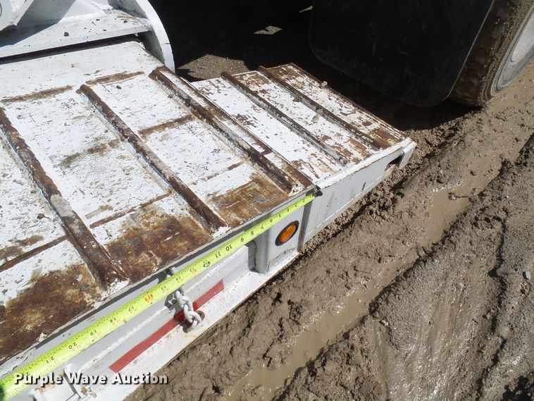 image for item DL0928 2000 Talbert TDW35SAHRG1T1 lowboy equipment trailer