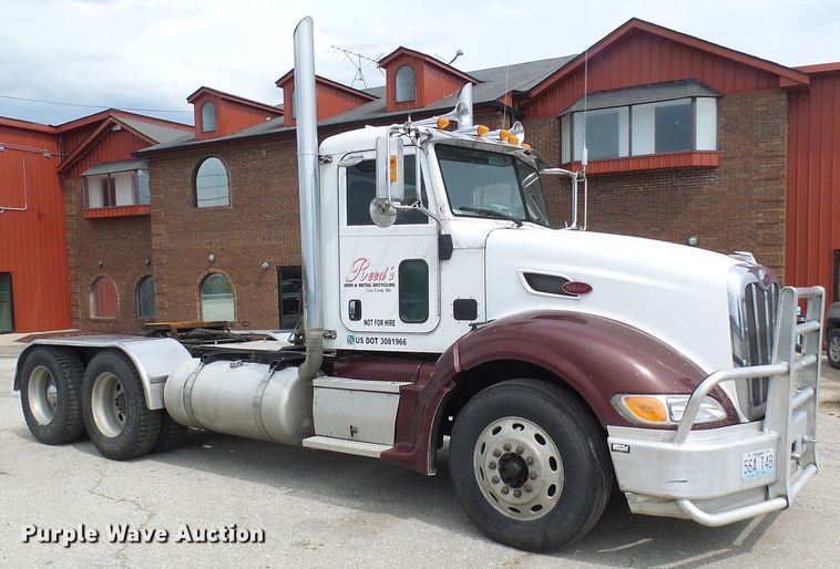 image for item DL0949 2007 Peterbilt 386  semi truck