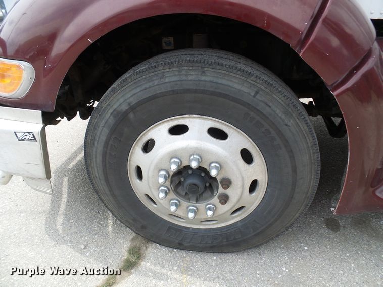 image for item DL0949 2007 Peterbilt 386  semi truck