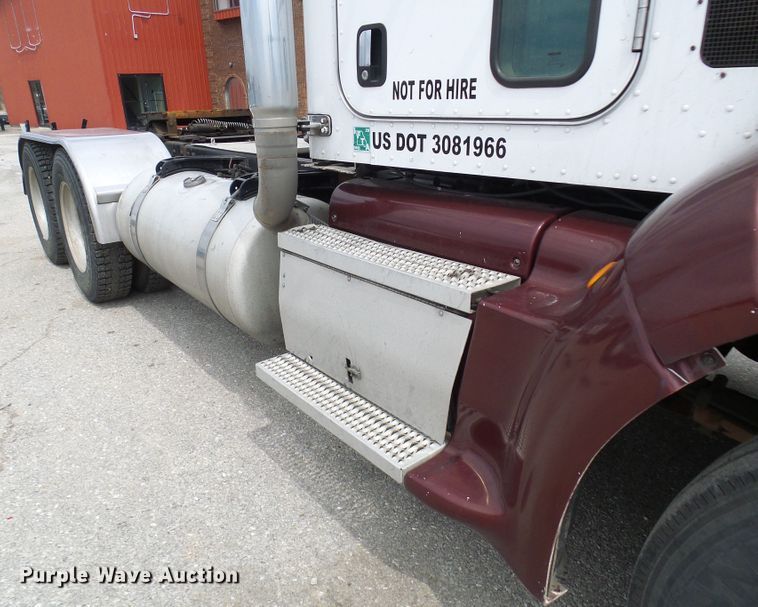 image for item DL0949 2007 Peterbilt 386  semi truck