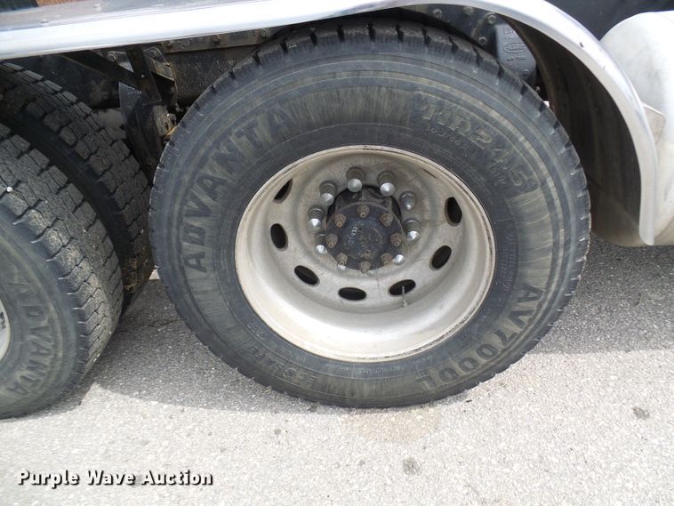 image for item DL0949 2007 Peterbilt 386  semi truck