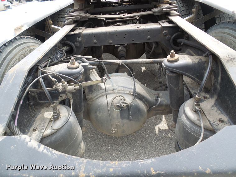 image for item DL0949 2007 Peterbilt 386  semi truck