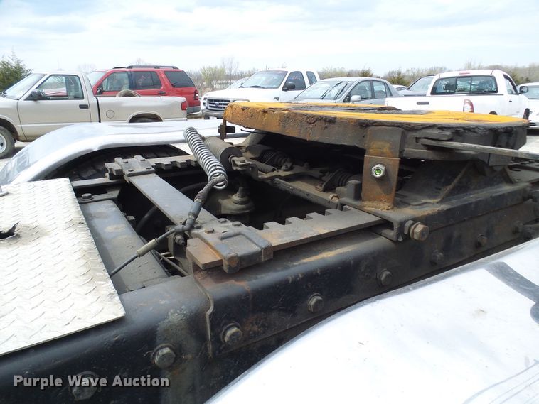 image for item DL0949 2007 Peterbilt 386  semi truck