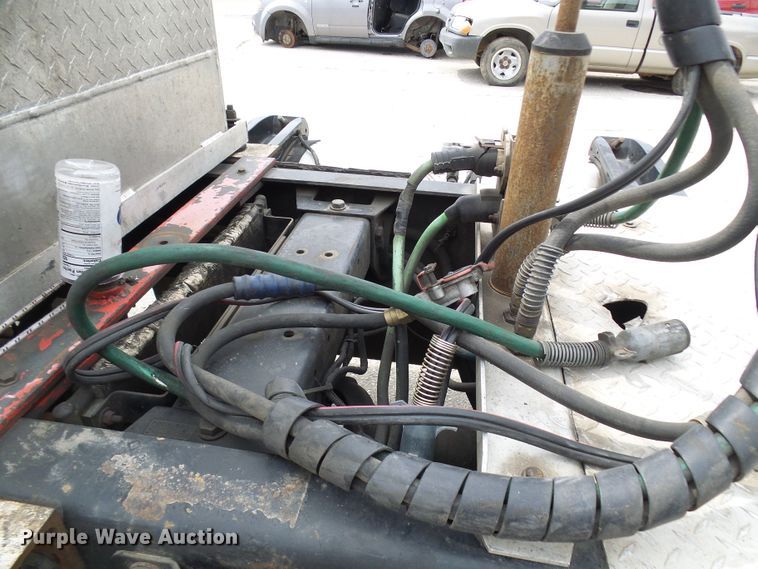 image for item DL0949 2007 Peterbilt 386  semi truck