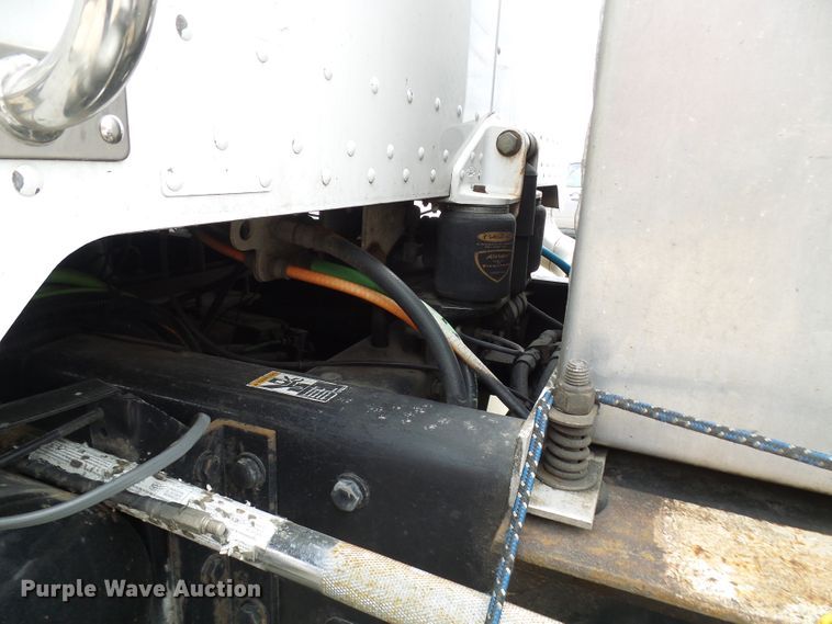 image for item DL0949 2007 Peterbilt 386  semi truck