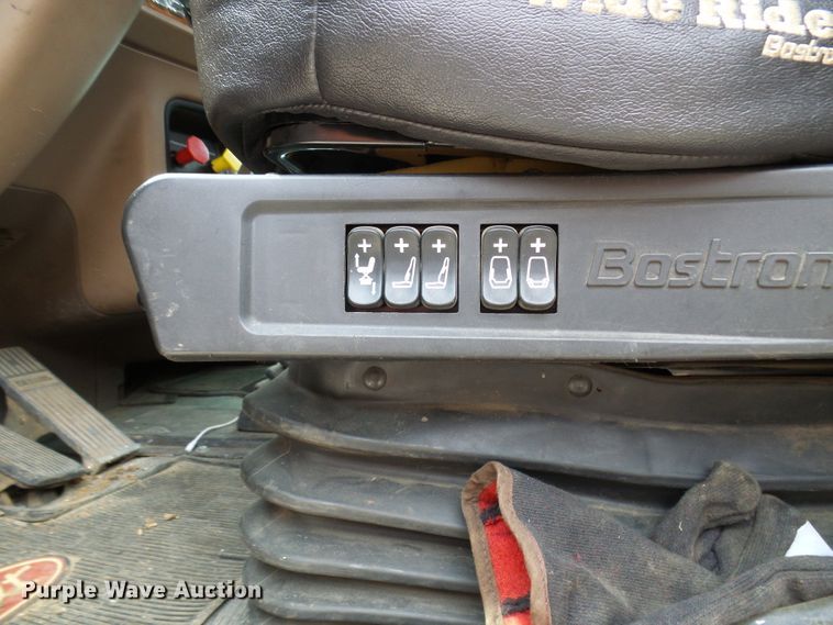 image for item DL0949 2007 Peterbilt 386  semi truck