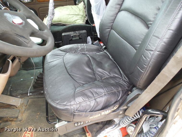 image for item DL0949 2007 Peterbilt 386  semi truck