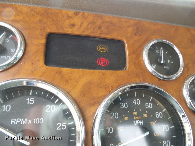 image for item DL0949 2007 Peterbilt 386  semi truck