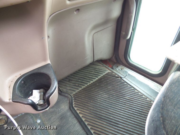 image for item DL0949 2007 Peterbilt 386  semi truck