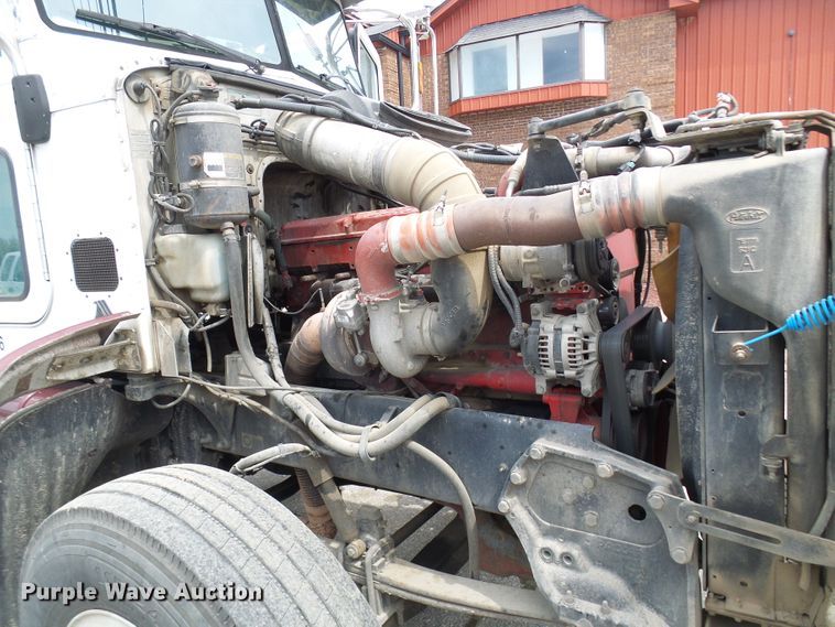 image for item DL0949 2007 Peterbilt 386  semi truck