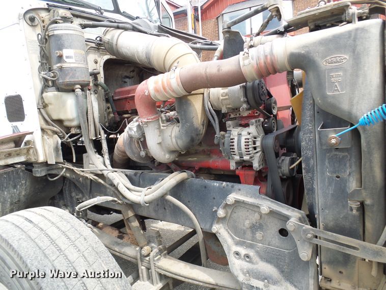 image for item DL0949 2007 Peterbilt 386  semi truck