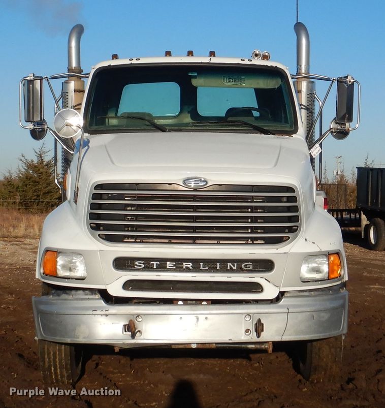 image for item DL2647 2005 Sterling AT9500  truck tractor