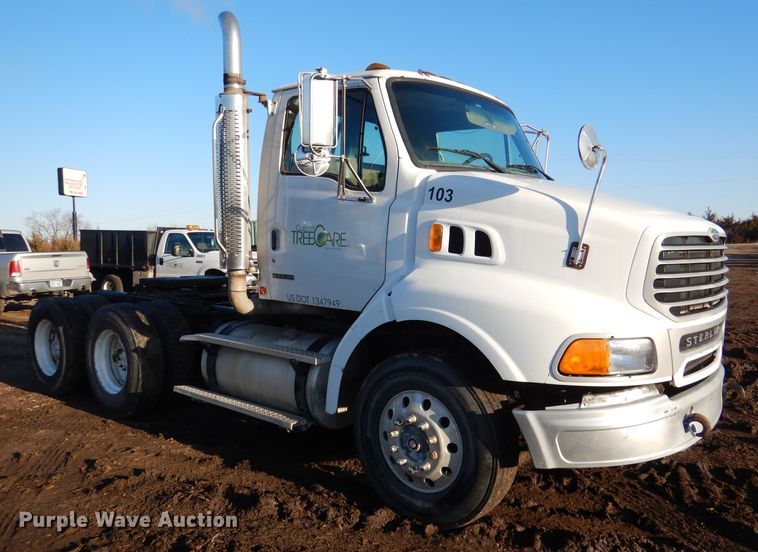 image for item DL2647 2005 Sterling AT9500  truck tractor