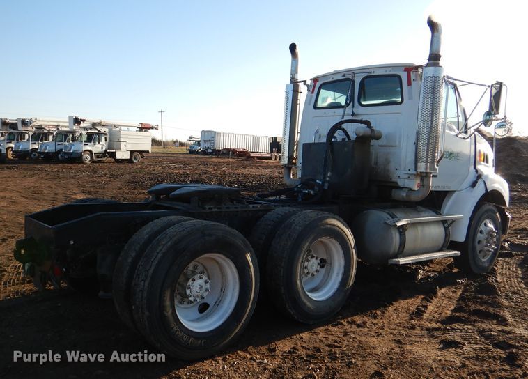 image for item DL2647 2005 Sterling AT9500  truck tractor