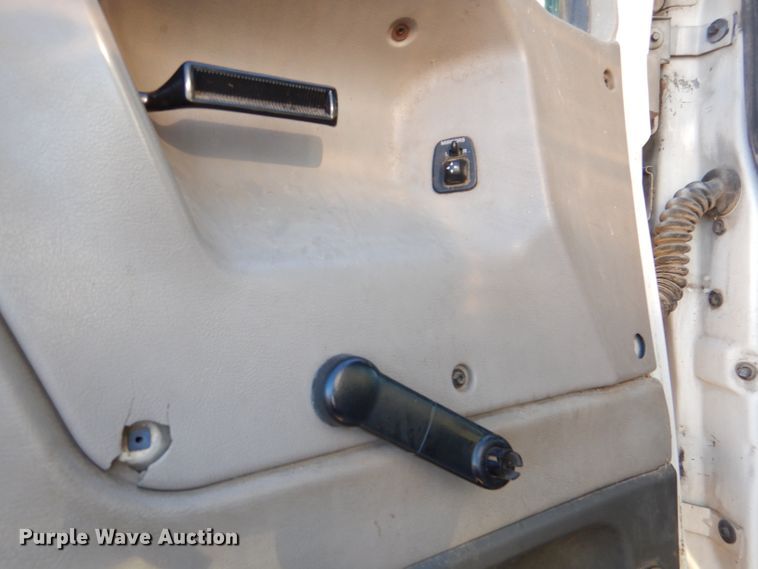 image for item DL2647 2005 Sterling AT9500  truck tractor