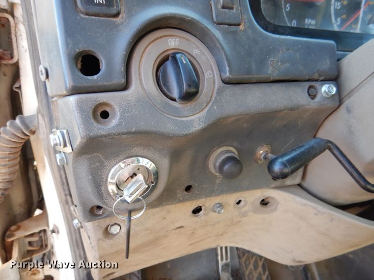 image for item DL2647 2005 Sterling AT9500  truck tractor