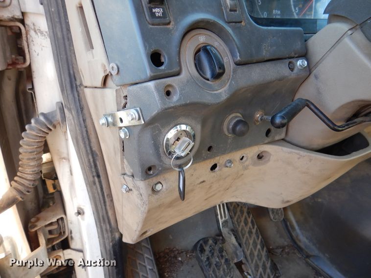 image for item DL2647 2005 Sterling AT9500  truck tractor