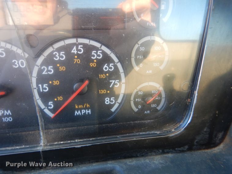 image for item DL2647 2005 Sterling AT9500  truck tractor