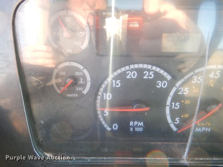 image for item DL2647 2005 Sterling AT9500  truck tractor