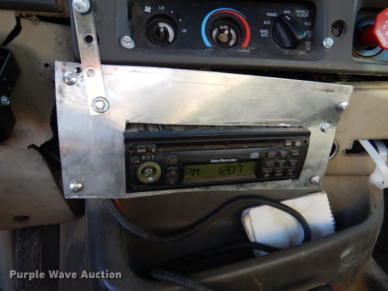 image for item DL2647 2005 Sterling AT9500  truck tractor