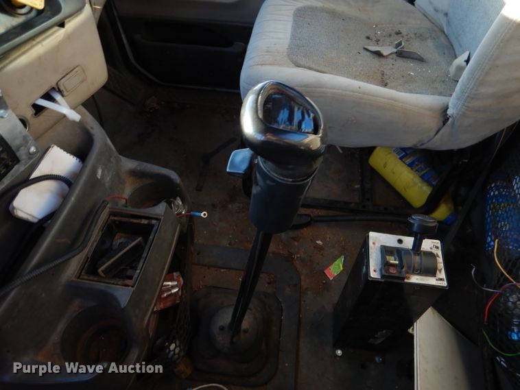 image for item DL2647 2005 Sterling AT9500  truck tractor