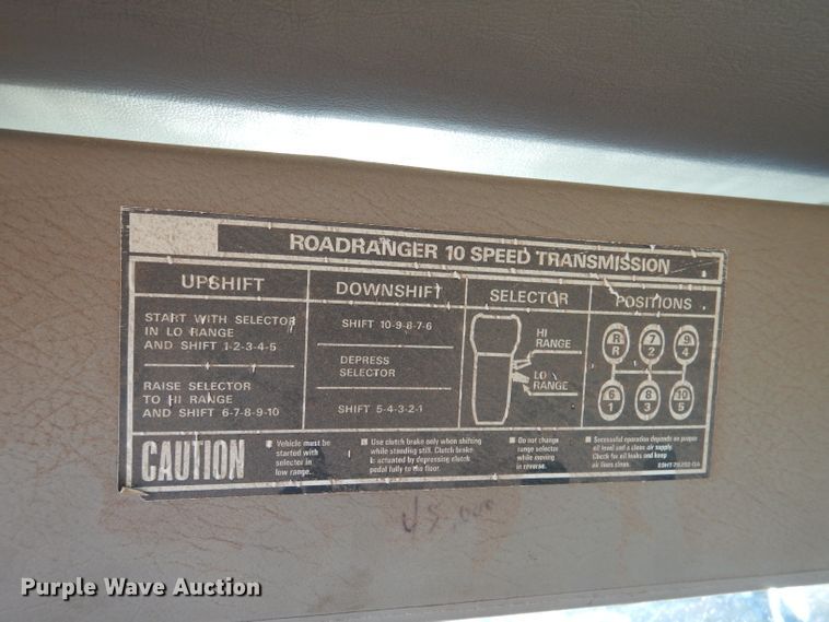 image for item DL2647 2005 Sterling AT9500  truck tractor