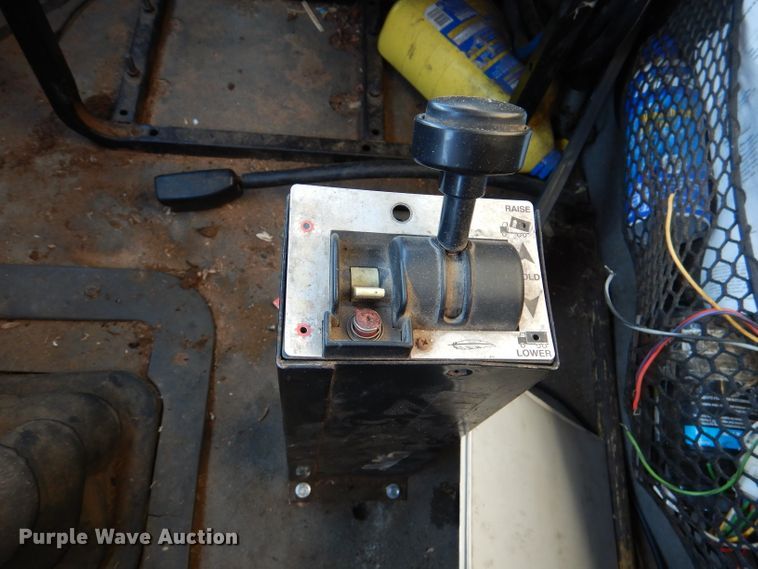 image for item DL2647 2005 Sterling AT9500  truck tractor