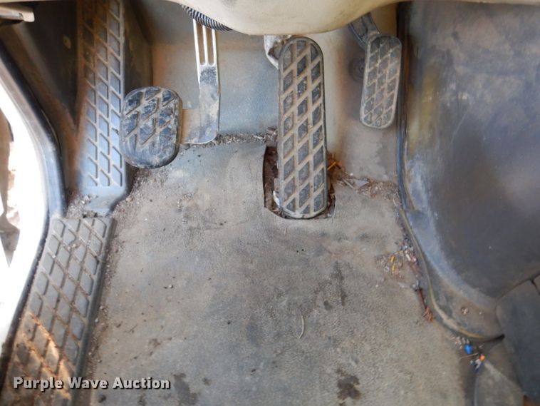 image for item DL2647 2005 Sterling AT9500  truck tractor