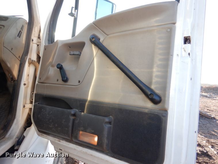 image for item DL2647 2005 Sterling AT9500  truck tractor