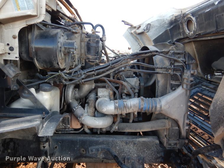 image for item DL2647 2005 Sterling AT9500  truck tractor