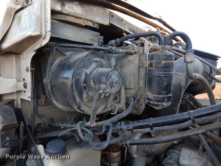 image for item DL2647 2005 Sterling AT9500  truck tractor