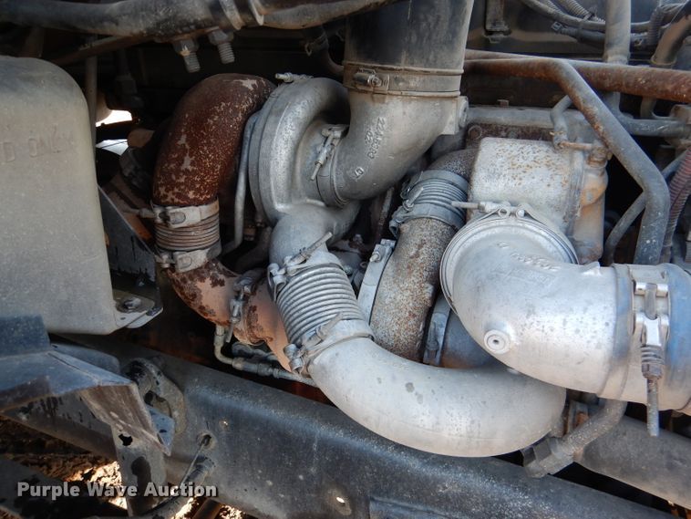 image for item DL2647 2005 Sterling AT9500  truck tractor